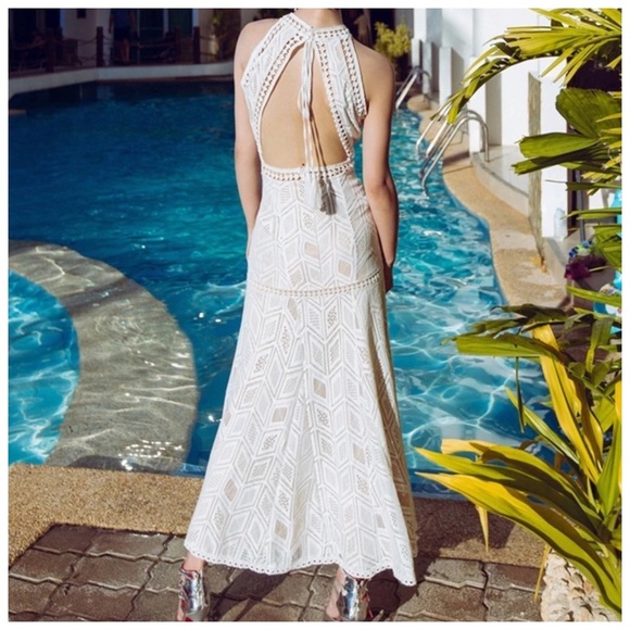 Gorgeous Cream Intricate Halter Lace Dress - Picture 4 of 9